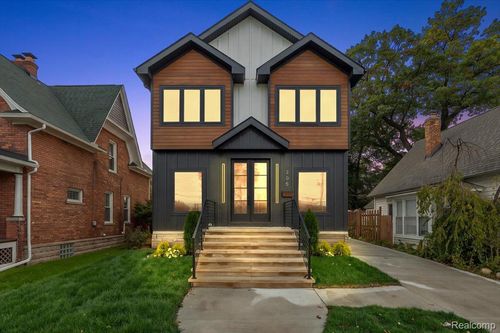 205 Pine St, Rochester, MI, 48307-1931 | Card Image