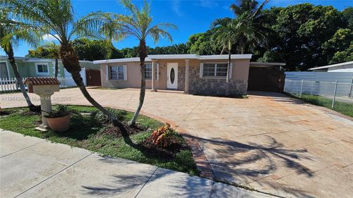 453 E 61st St, Hialeah, FL, 33013-1136 | Card Image