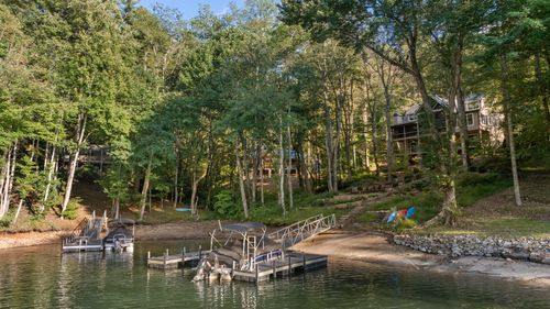 935 Glenshore Dr, Cullowhee, NC, 28723 | Card Image