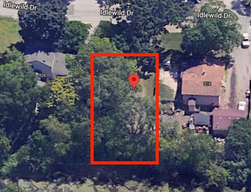 922 Idlewild Dr, Round Lake Beach, IL, 60073-2570 | Card Image