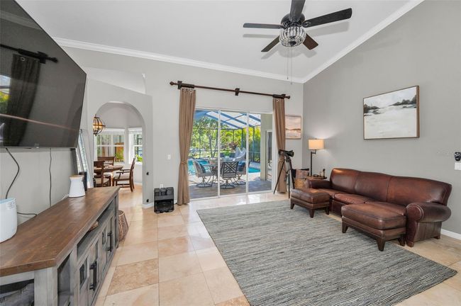 Formal living Room - Travertine floors | Image 5