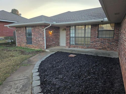 1917 Overland Trl, Choctaw, OK, 73020-8019 | Card Image