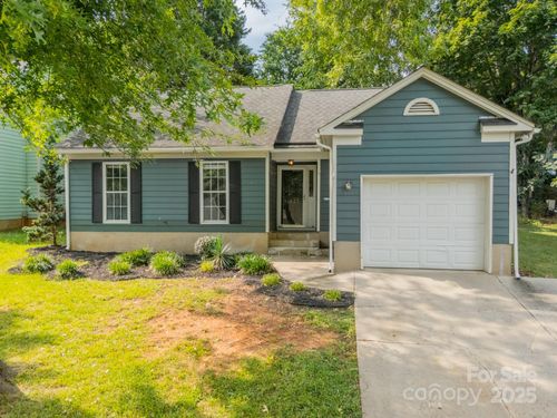 8027 Sherington Way, Charlotte, NC, 28227-3184 | Card Image