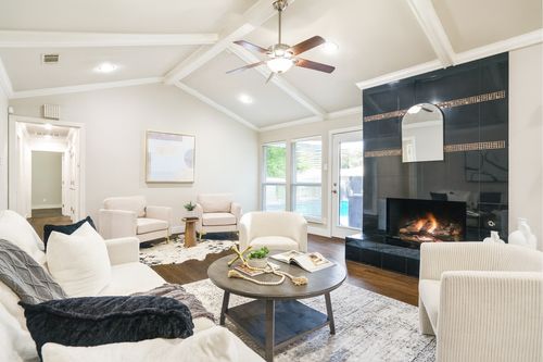 1938 Kensington Dr, Carrollton, TX, 75007-2440 | Card Image