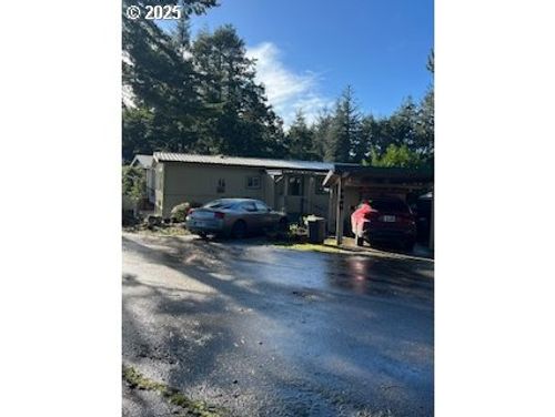 1765 Shorepines Dr, Coos Bay, OR, 97420-2975 | Card Image