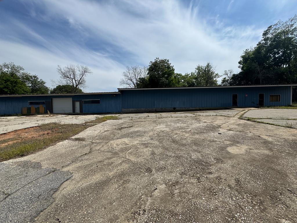 2038 Broad St, Lumpkin, GA 31815