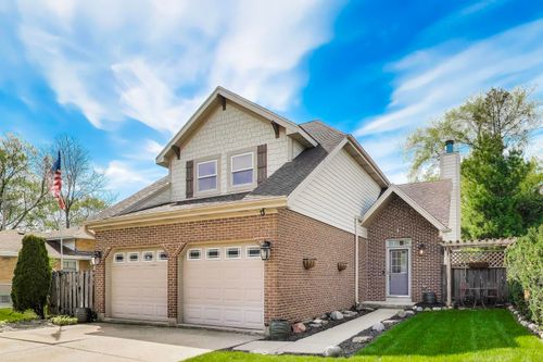 513 E Central Road, Arlington Heights, IL, 60005 | Card Image