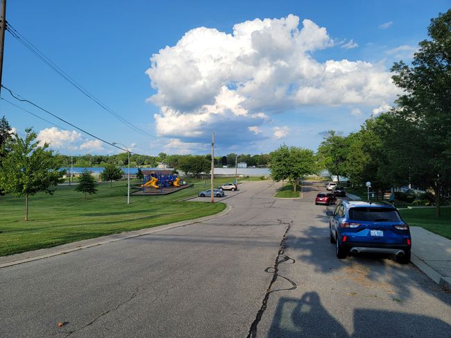 APT-202 - 2419 Riverside Dr, Condo with 2 bedrooms, 2 bathrooms and null parking in Trenton MI | Image 24