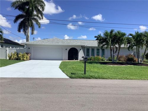 107 Se 39th St, Cape Coral, FL, 33904-8338 | Card Image