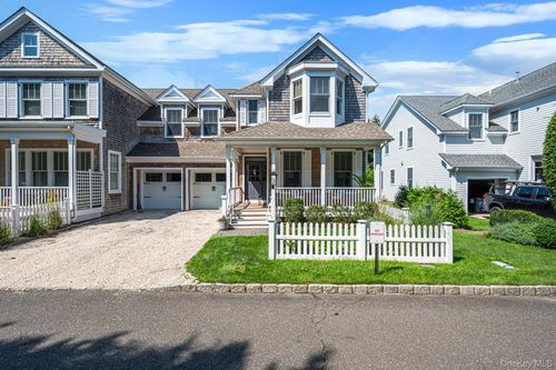 11-24 Pond Xing, Southampton, NY, 11968-4728 | Card Image