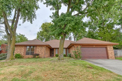 2101 Riverside Dr, Norman, OK, 73072-6614 | Card Image