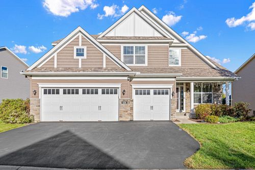 626 Eastgate Pkwy, Mahtomedi, MN, 55115-1737 | Card Image