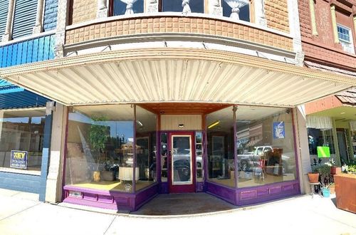 4 N Washington St, Worthington, IN, 47471-1425 | Card Image