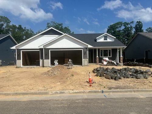 1173 Craven Ct, Eau Claire, WI, 54703-1100 | Card Image