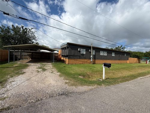 403 Avenue E, San Leon, TX, 77539-8677 | Card Image