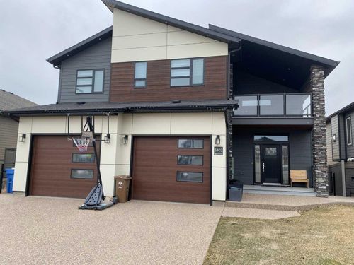 5402 43 St, Taber, AB, T1G0E2 | Card Image