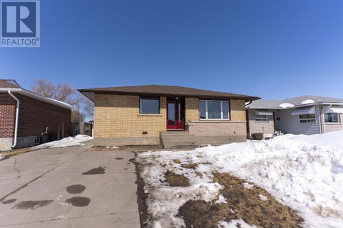 133 Gordon St, Thunder Bay, ON, P7E4T1 | Card Image