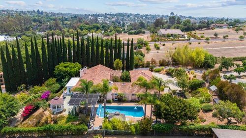 2011 Green Canyon Rd, Fallbrook, CA, 92028-4617 | Card Image