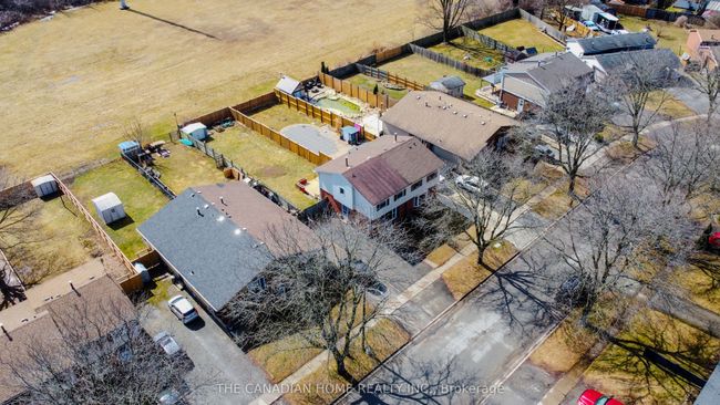 6596 Harmony Ave, House attached with 4 bedrooms, 2 bathrooms and 3 parking in Niagara Falls ON | Image 4