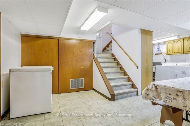 22 Ghent St, House other with 5 bedrooms, 2 bathrooms and 4 parking in Saint Catharines ON | Image 22