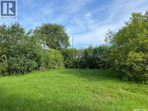 805 14th St W, Prince Albert, SK, S6V3M3 | Card Image