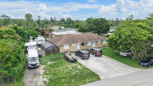 5735 Kumquat Rd, West Palm Beach, FL, 33413-1842 | Card Image