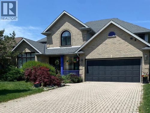 3024 Maidstone Cres, Bright's Grove, ON, N0N1C0 | Card Image