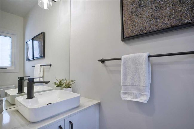 2222 5 St Sw, Townhouse with 3 bedrooms, 2 bathrooms and 2 parking in Calgary AB | Image 37