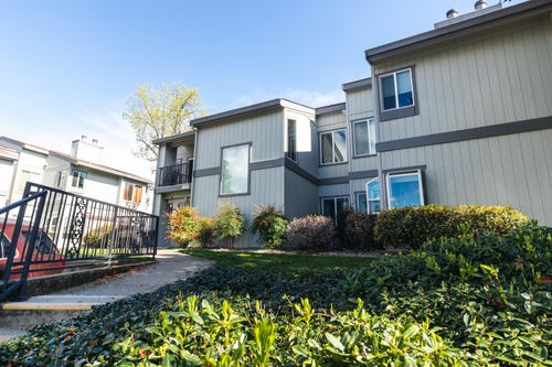 136-466 Ridgecrest Trl, Redding, CA, 96003-3273 | Card Image