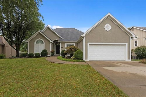 6008 N Norton Ave, Gladstone, MO, 64119-5357 | Card Image