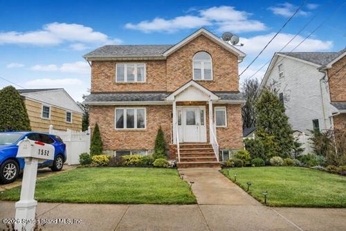 1552 Drumgoole Rd W, Staten Island, NY, 10312-2605 | Card Image