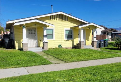 253 E E St, Colton, CA, 92324-2818 | Card Image