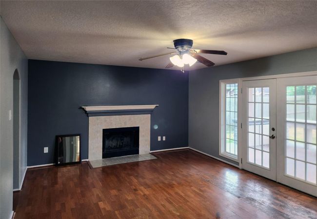 Large Family Room right off the Kitchen | Image 6