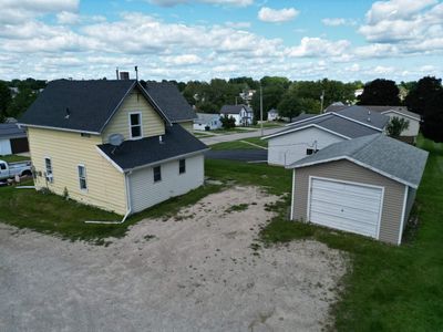 102 Sw 5th Avenue, House other with 2 bedrooms, 2 bathrooms and null parking in Waukon IA | Image 3