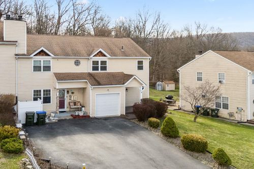 14 Franklin Pl, Washingtonville, NY, 10992-1353 | Card Image