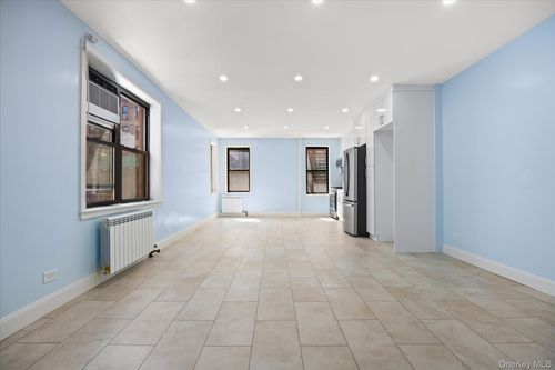 2a-25 Indian Rd, New York, NY, 10034-1017 | Card Image