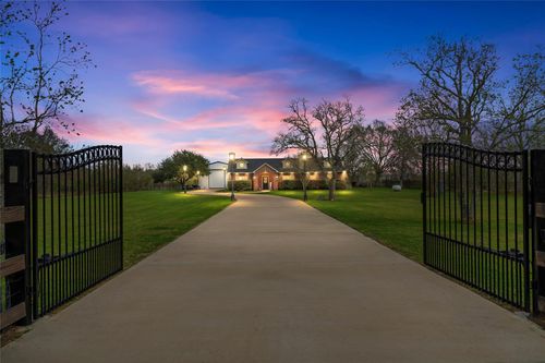 6209 E Fm 1462 Rd, Rosharon, TX, 77583-7855 | Card Image