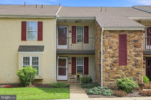 199 Oak Knoll Cir, MILLERSVILLE, PA, 17551-2201 | Card Image