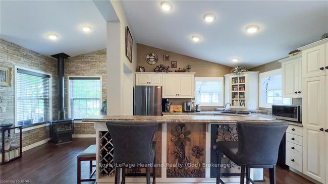 81396 Champlain Blvd, House other with 2 bedrooms, 2 bathrooms and 2 parking in Goderich ON | Image 8