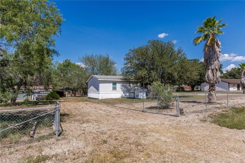 104 Island Dr, Lake City, TX, 78368-9429 | Card Image