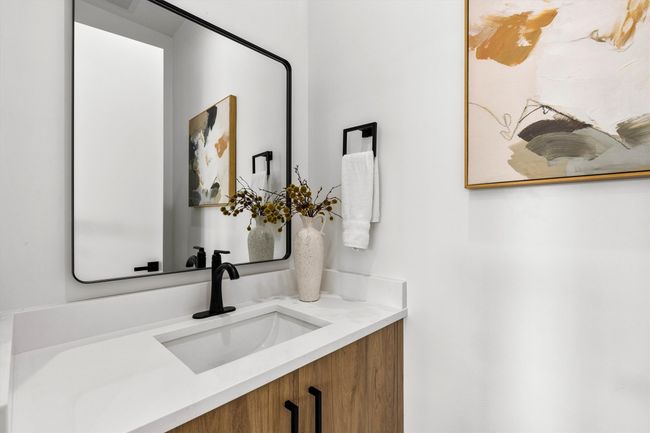Guest Bath on Main Floor | Image 16