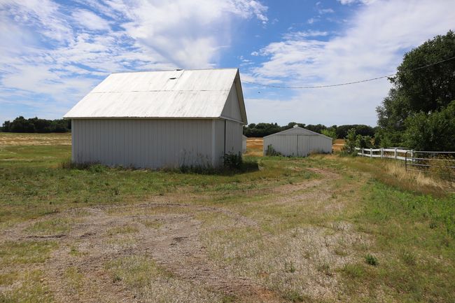 21003 550 East St, House other with 4 bedrooms, 2 bathrooms and 5 parking in Sheffield IL | Image 8