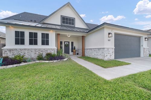 107 John Russell Dr, Portland, TX, 78374 | Card Image