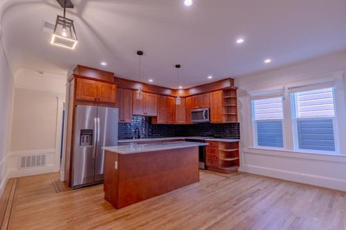 2018 Oakdale Ave, San Francisco, CA, 94124-2041 | Card Image