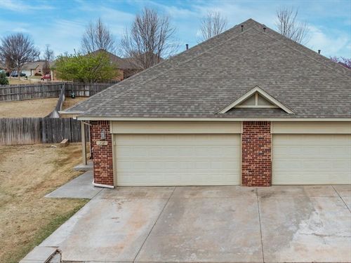 13821 Oxford Dr, Edmond, OK, 73013-9783 | Card Image