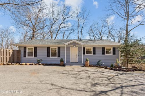 2 Peak St N, Highlands, NJ, 07732-1820 | Card Image