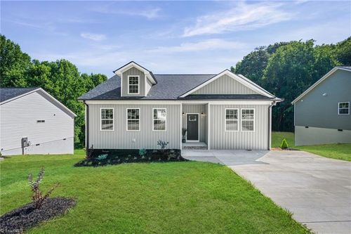 134 Pinnix St, Jonesville, NC, 28642-2113 | Card Image