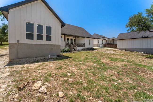 1101 Persimmon Pass, House other with 3 bedrooms, 2 bathrooms and null parking in Fischer TX | Image 43
