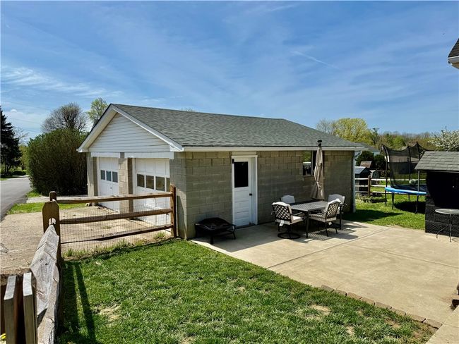 901 Market St, House other with 3 bedrooms, 1 bathrooms and 2 parking in Scottdale PA | Image 7