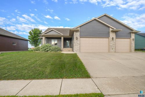 601 Emmett Trl Trail, Harrisburg, SD, 57032 | Card Image